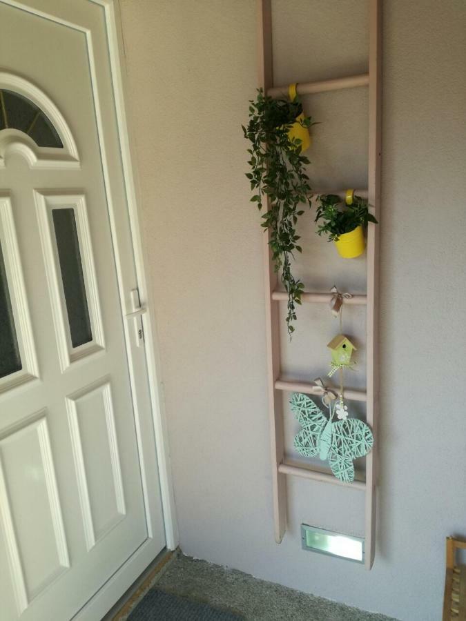 Naid Apartmani Кулен Вакуф Екстериор снимка